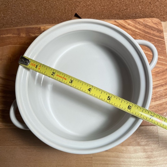 NWOT Disney Holiday ceramic covered dish - Picture 6 of 7